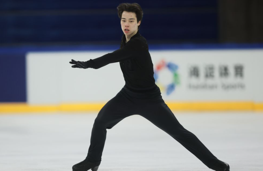 体验九游会真人娱乐的精彩瞬间