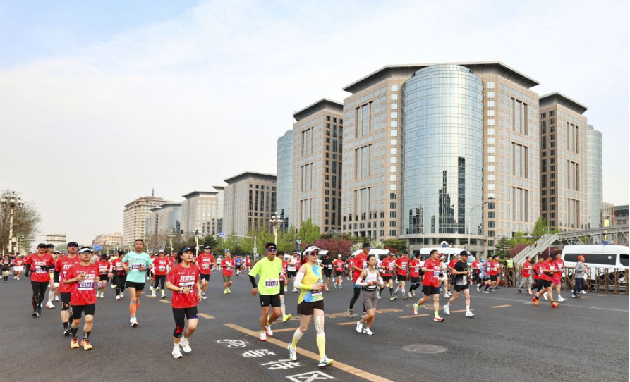 九游会在线娱乐与传统娱乐的对比